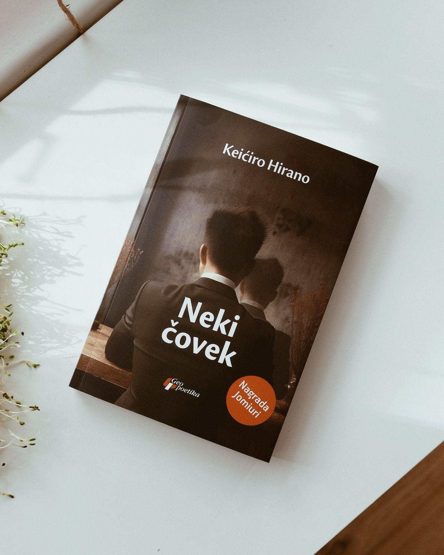 Knjiga Neki čovek, Keićira Hirana